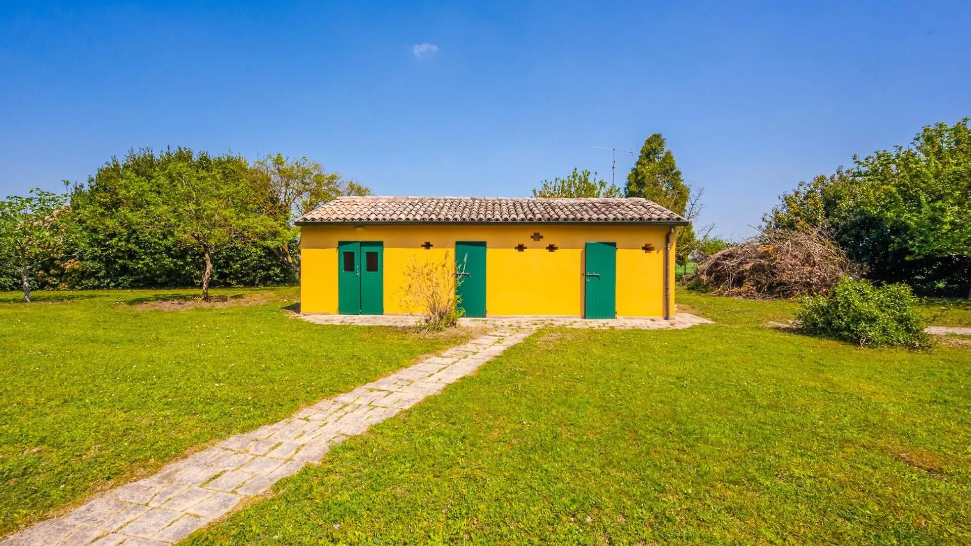 Villa Con Giardino E Dependence Cesena İtalya