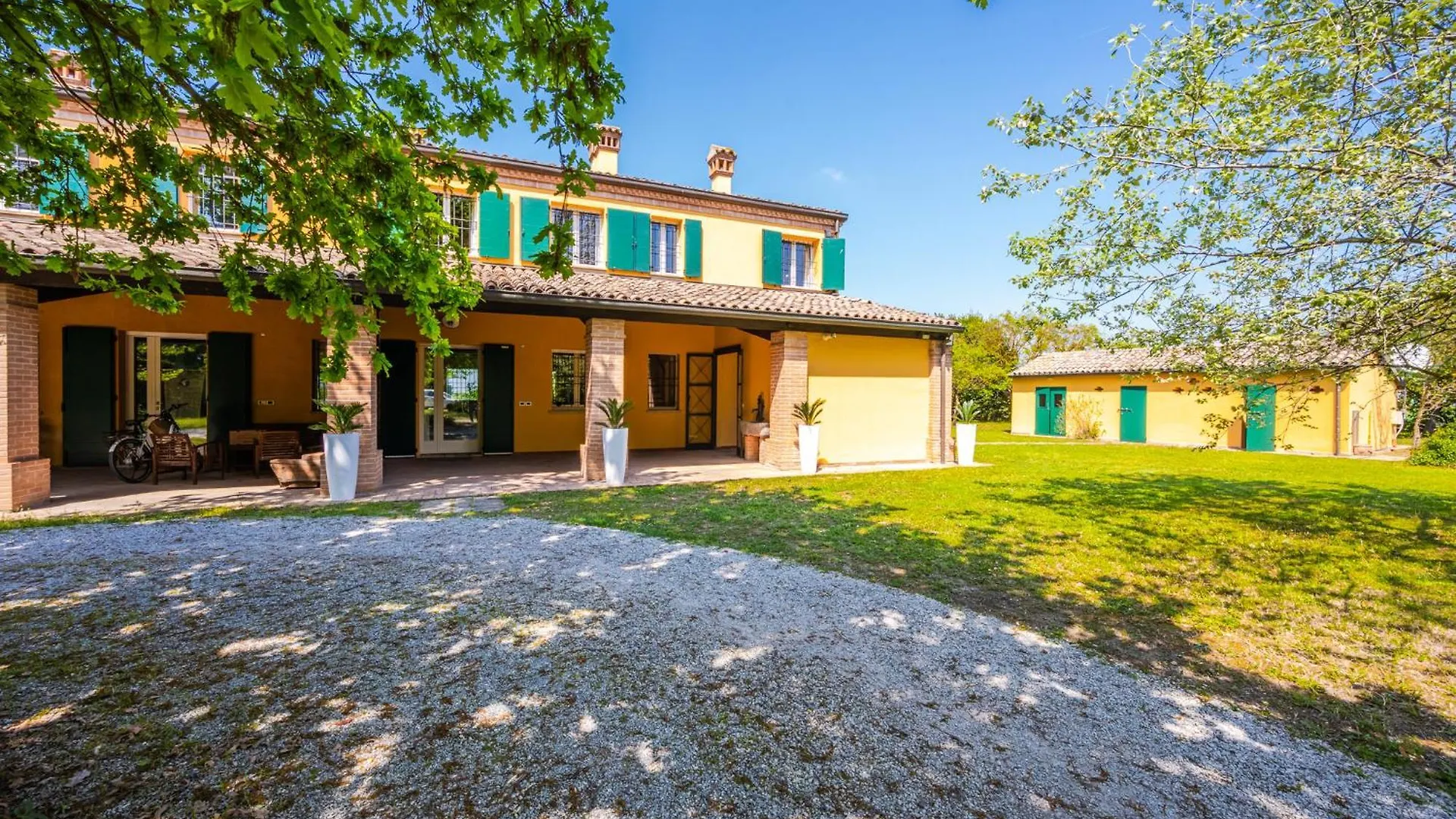Villa Con Giardino E Dependence Cesena
